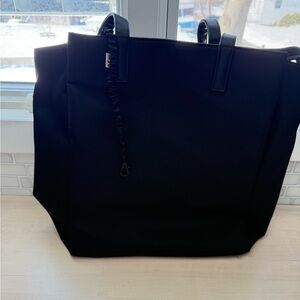 BEIS The Commuter Tote in Black